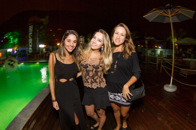 Nos arredores da piscina...