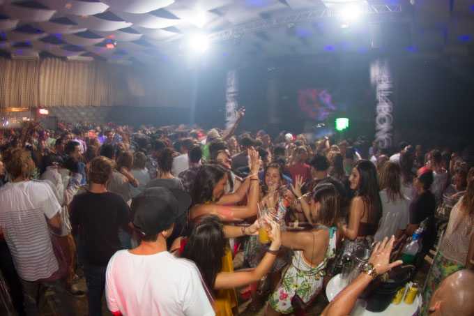 Como ficou o cenário lá pras altas horas da madrugada.