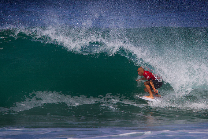 Kelly Slater eliminou David do Carmo no Round 3 e agora pega Adriano de Souza logo na primeira bateria do Round 5, quando o Billabong Rio Pro 2014 tiver reinício. Foto: Smorigo/ASP