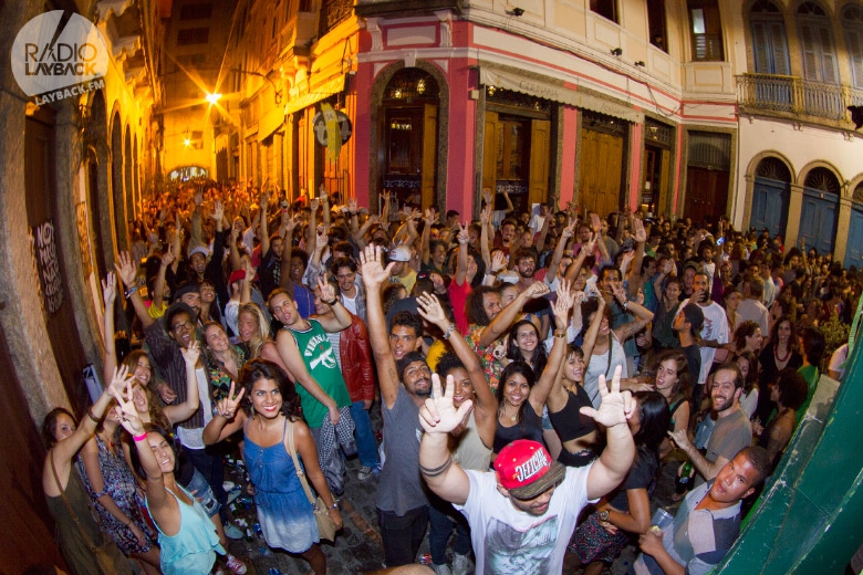 O público representou, e além de marcar presença, curtiu o som até altas horas da madruga. Foto: Radio Layback