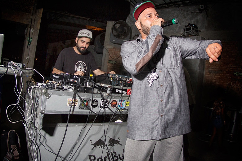 MC De Leve foi uma das surpresas no line up do primeiro dia, e empolgou durante sua apresentação. Foto: Radio Layback