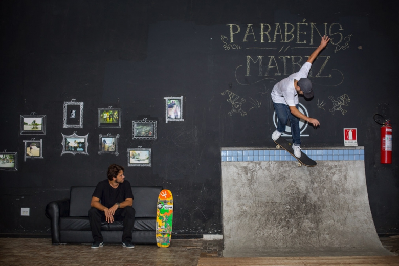 Enxaqueca, Bs Smith no quarterzinho da Matriz Skate Spot. Foto: Myara/Layback