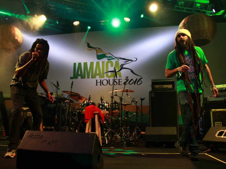 Jeru Banto e Jota 3 do Digitaldubs na Jamaica House. Foto: Elza Cohen